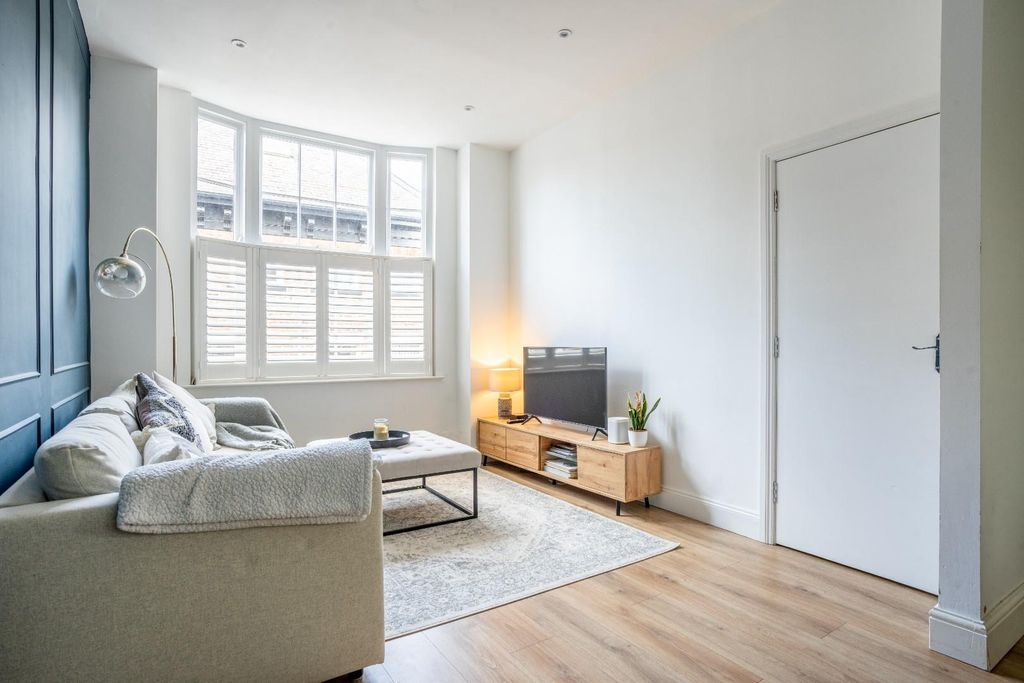 Property photo 2 of 12 Living Room