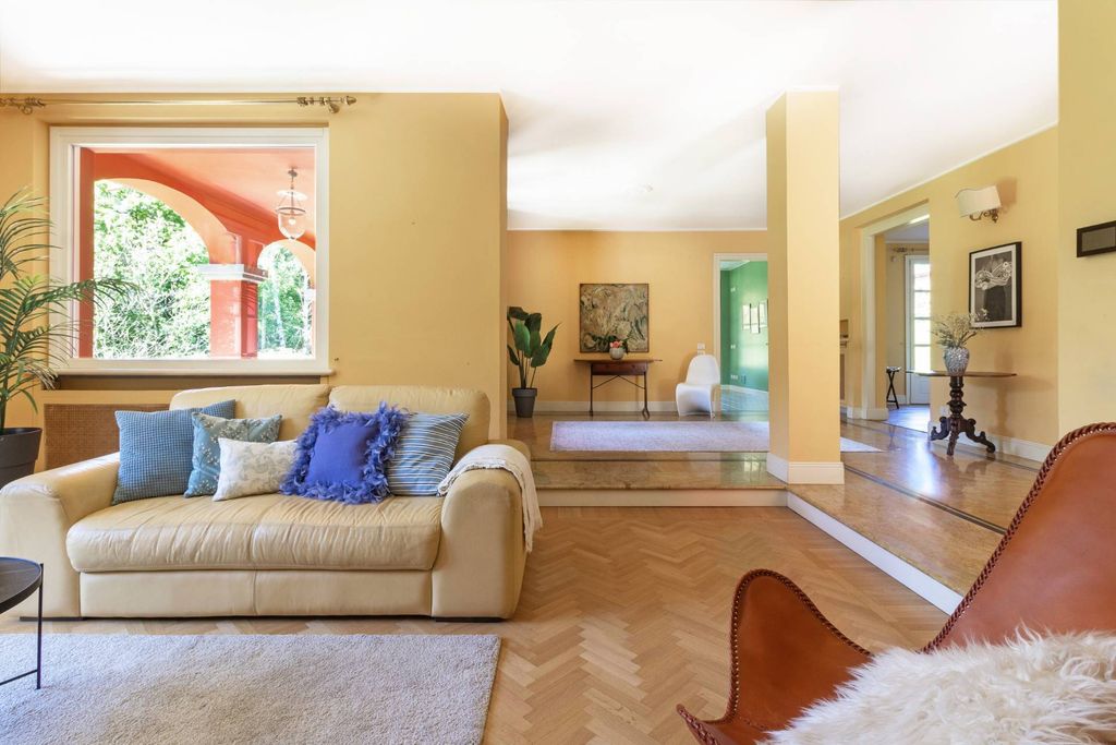 Property photo 1 of 33