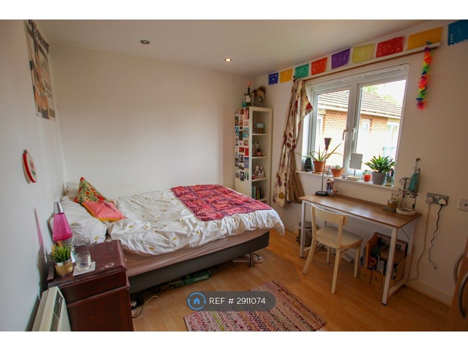 Property photo 2 of 25