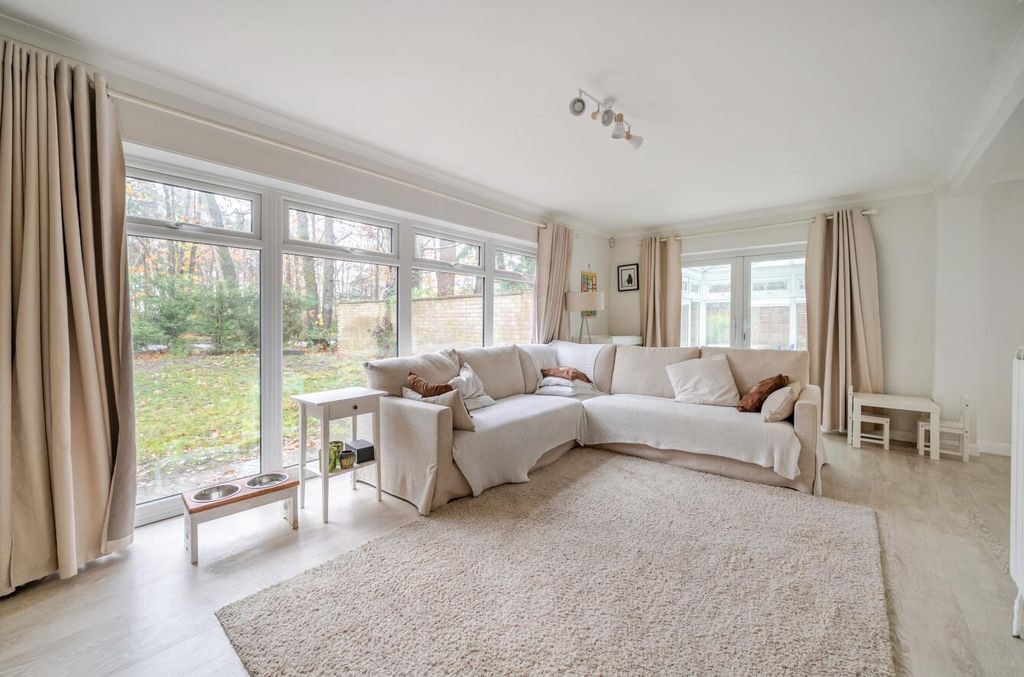 Property photo 2 of 21