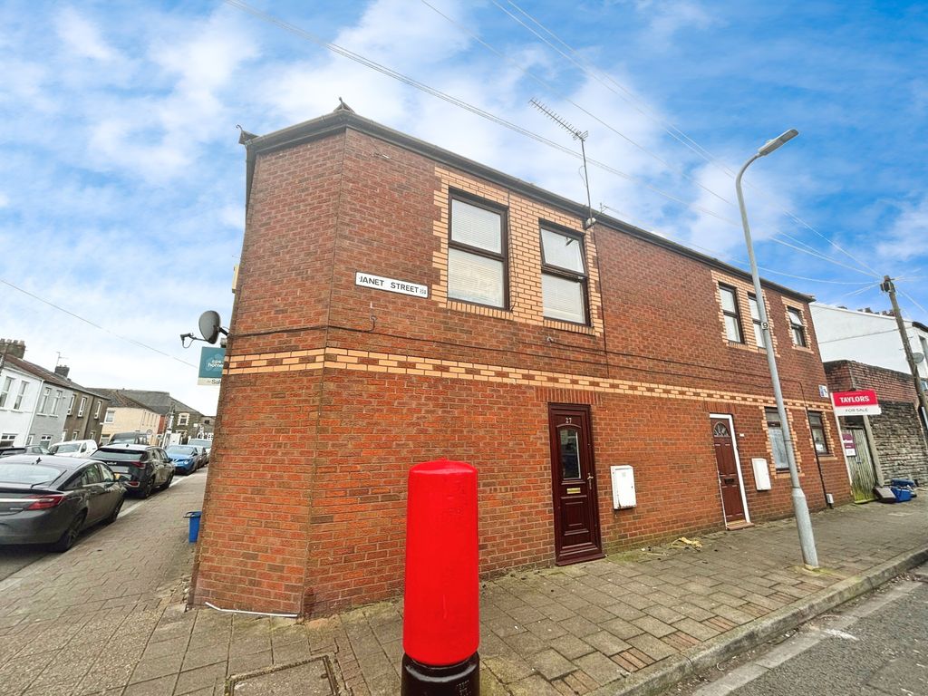 Property photo 1 of 8