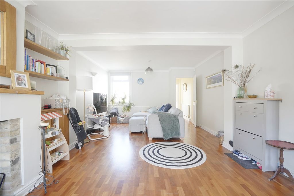 Property photo 2 of 13