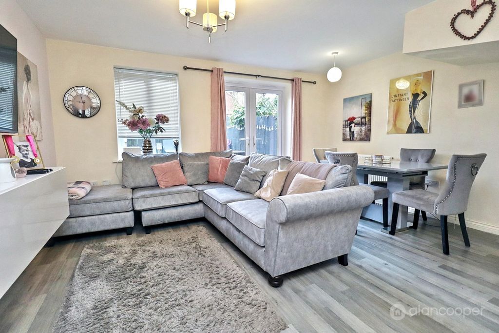 Property photo 3 of 23 4853264