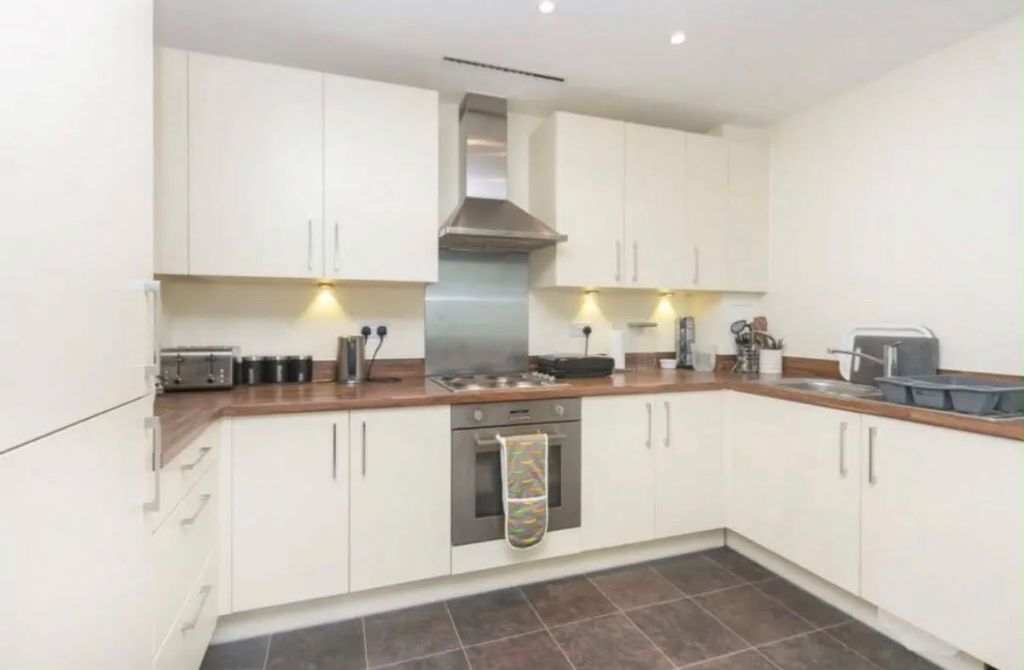 Property photo 3 of 7 Kitchen