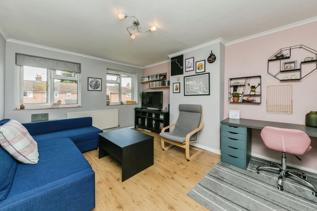 Property photo 2 of 16 Pbox-Img.Jpg