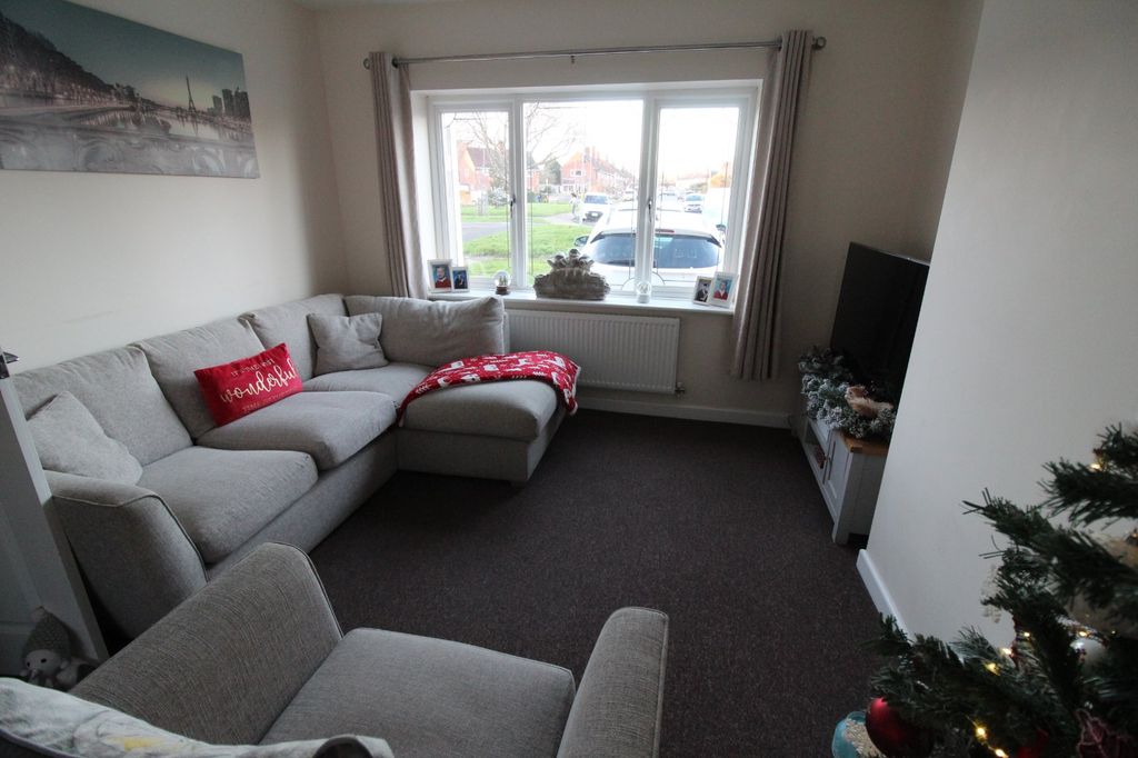 Property photo 2 of 9 Picture No. 15