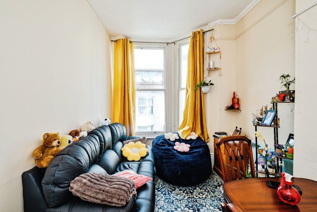 Property photo 3 of 16 Pbox-Img.Jpg