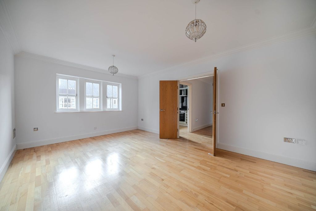 Property photo 3 of 12 Picture No. 22