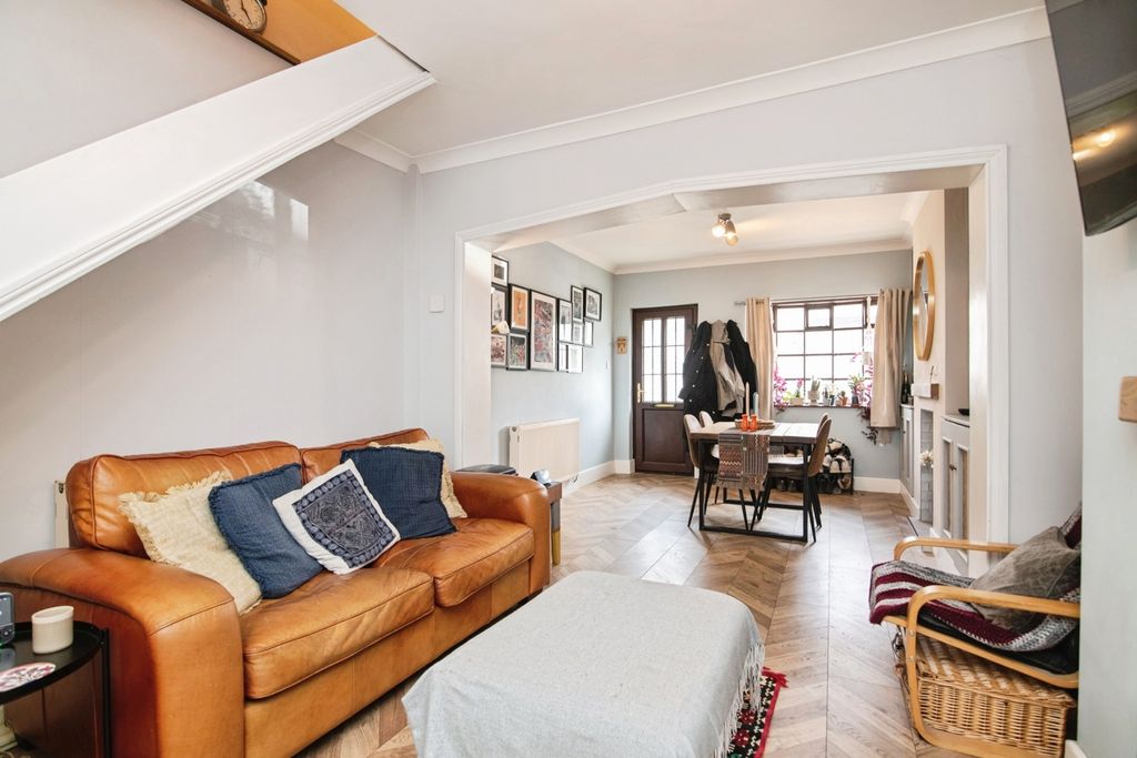 Property photo 3 of 24 Pbox-Img.Jpg