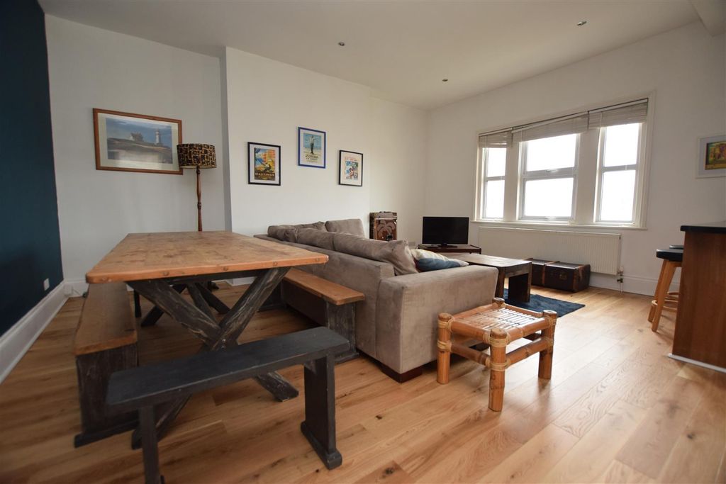 Property photo 2 of 8 Dsc_0110.Jpg