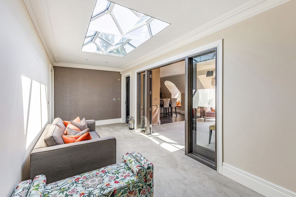Additional image 25 of 6 bed property for saleRegent's Walk, Ascot, Berkshire SL5