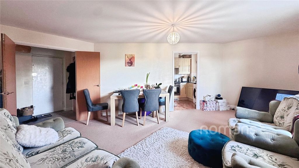 Property photo 2 of 12 Picture No. 11