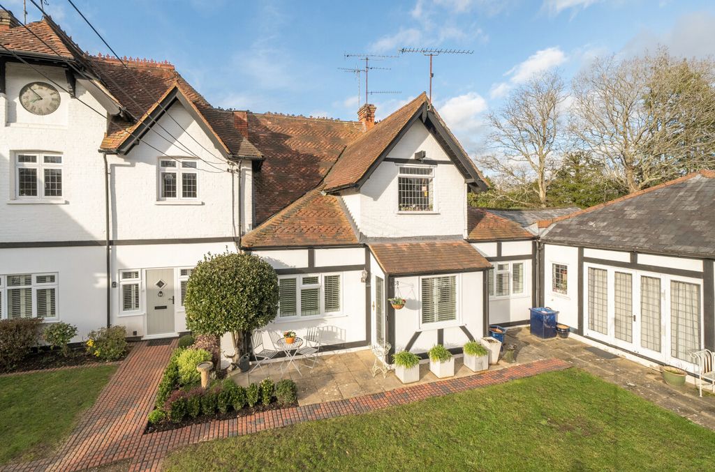 Property photo 2 of 19 1400526-2-696F995...