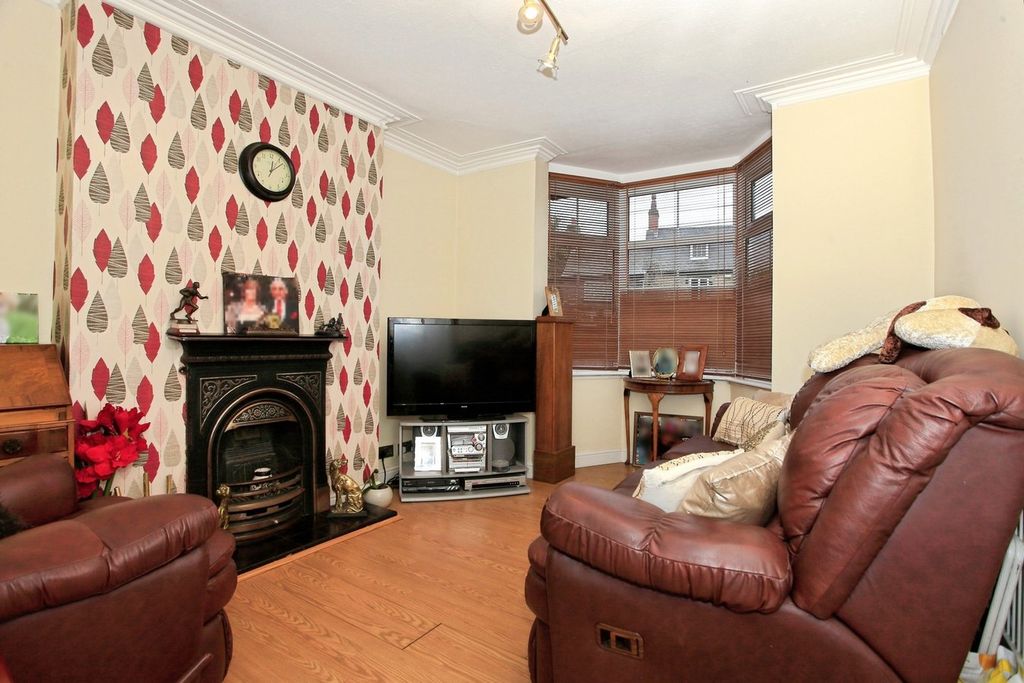 Property photo 2 of 20