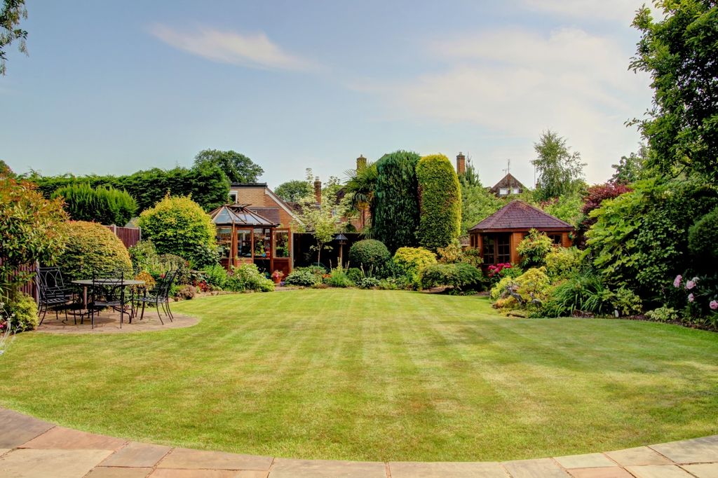 Property photo 3 of 14 Birches Lane - Matt Clinton - Ewemove Kenilworth