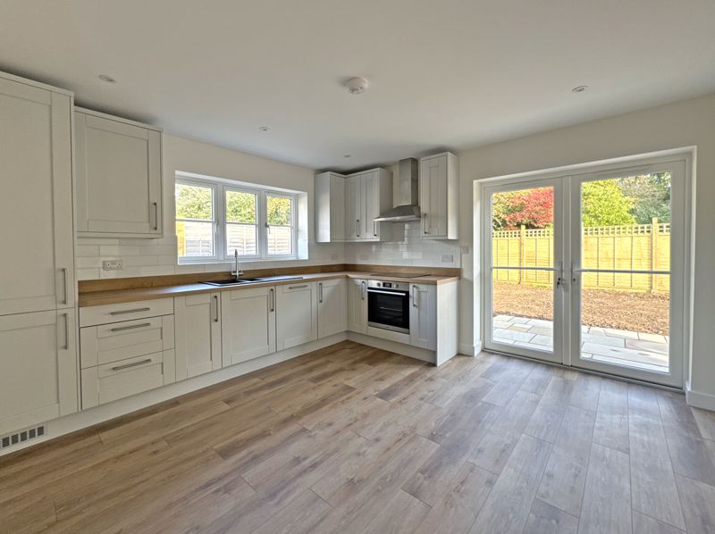 Property photo 1 of 13 Photo 5