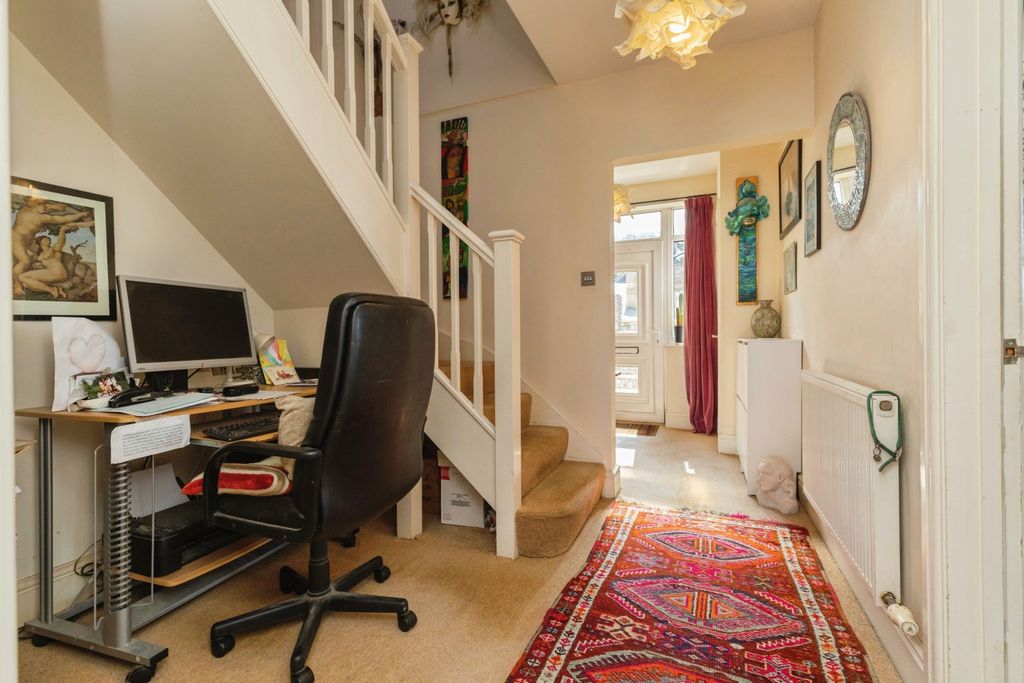 Property photo 3 of 35 Entrance Hallway