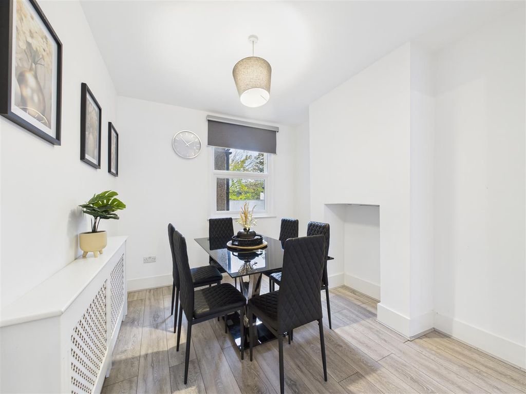 Property photo 2 of 14 Cam02664G0-Pr0120-Still002.Jpg