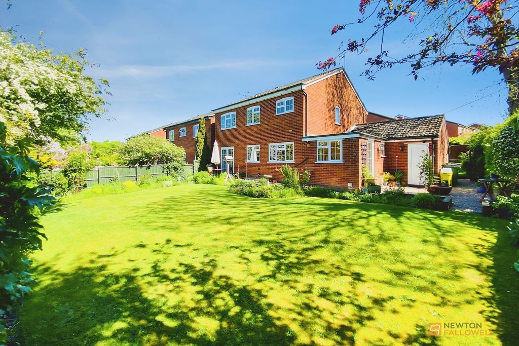 Property photo 2 of 24