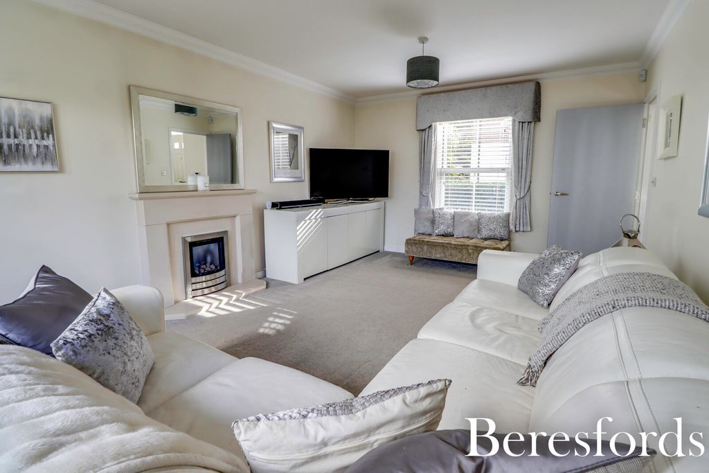 Property photo 2 of 38 Picture No. 21