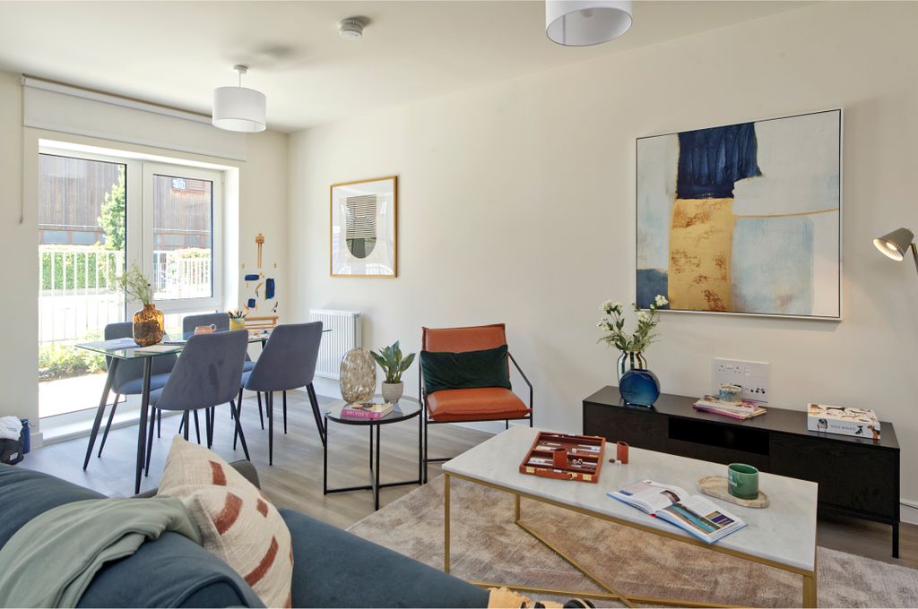 Property photo 3 of 17 1 Honeysuckle House-3605