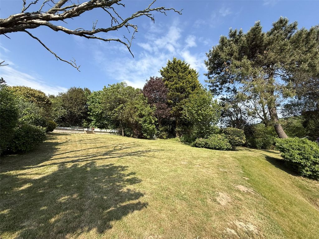 Property photo 2 of 25 Picture No. 28