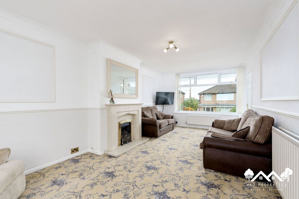 Property photo 3 of 31