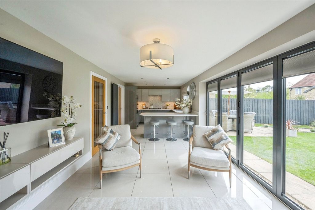 Property photo 2 of 36 Kitchen/Diner