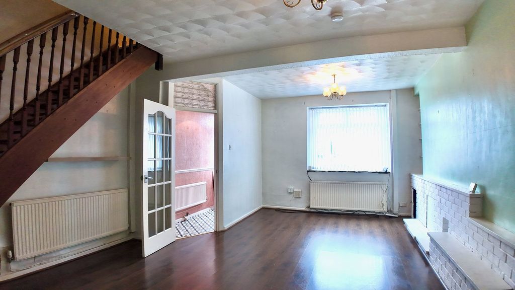 Property photo 2 of 29