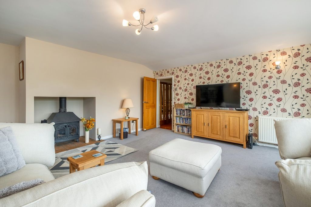 Property photo 2 of 23 Gardenia-13