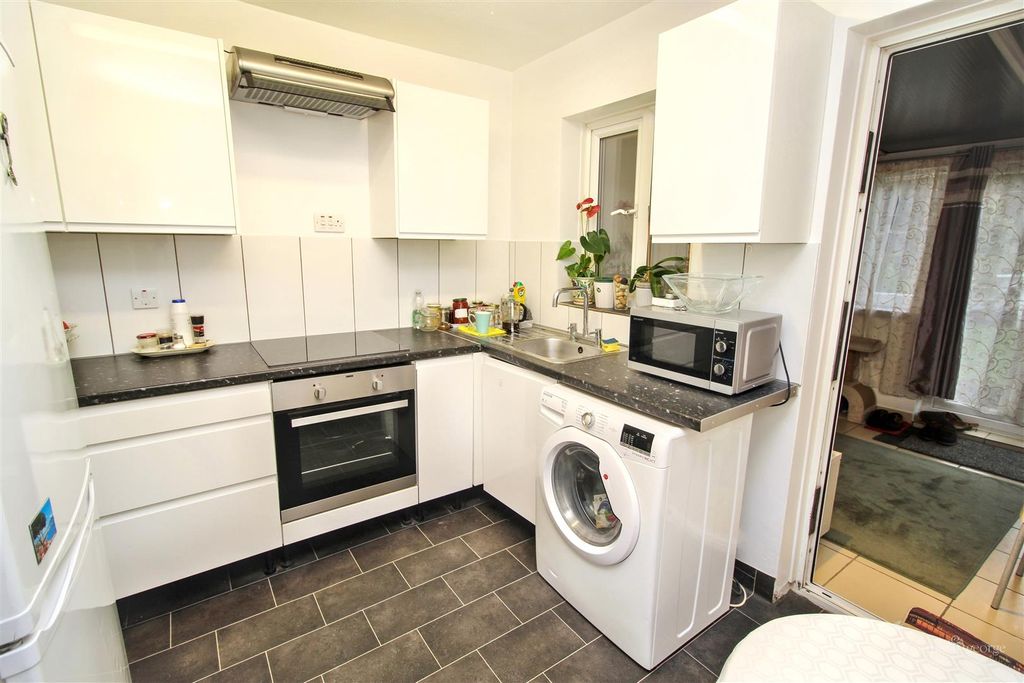 Property photo 2 of 22 Kitchen