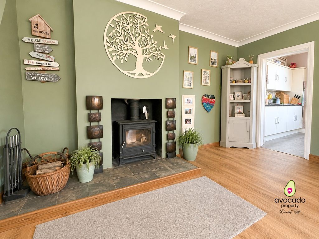 Property photo 2 of 16 5218484