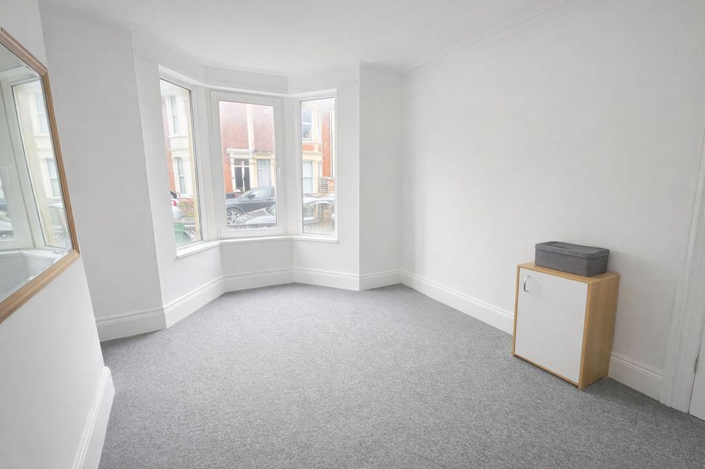 Property photo 2 of 3