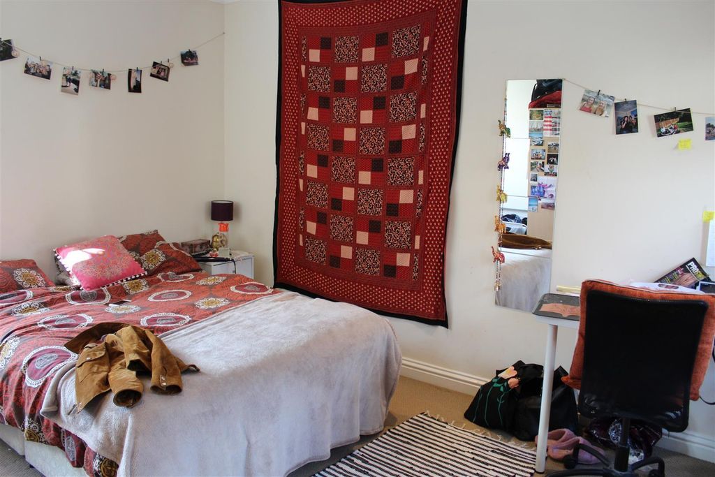 Property photo 1 of 22 Bedroom 1