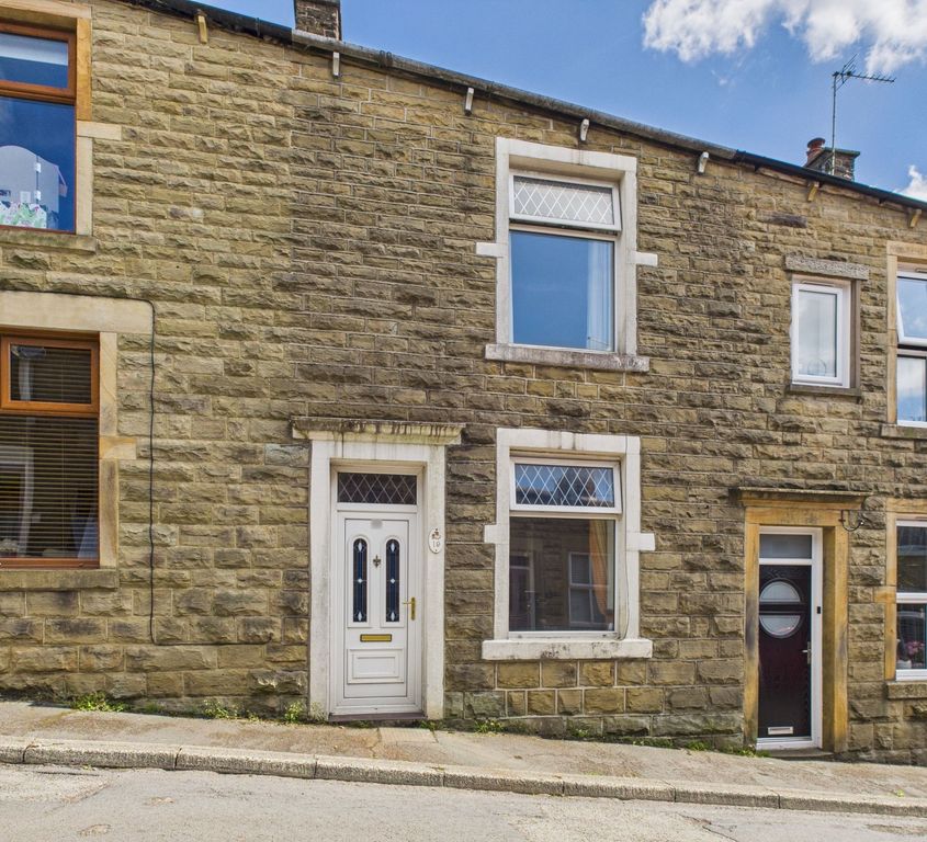 Property photo 1 of 12 House At The Front