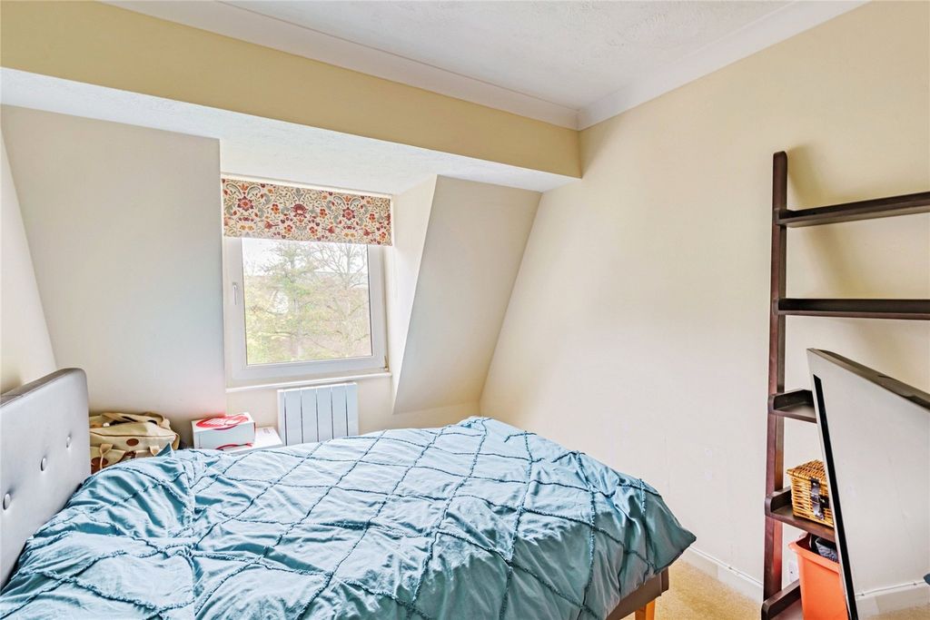 Property photo 3 of 9 Bedroom