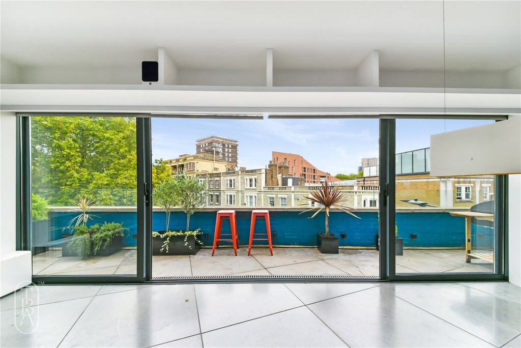 Property photo 3 of 17 Picture No. 34