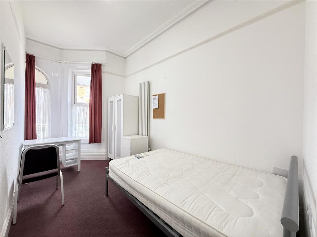 Property photo 3 of 12 Img_9861.Jpeg