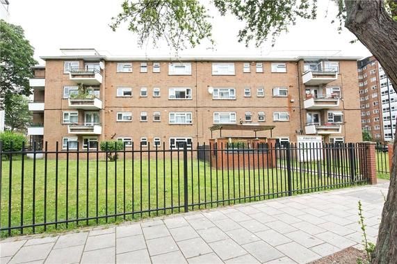 Property photo 1 of 1 Nelsons Are Proud To Present This Recently Refurbished Four Bedroom Flat With High Ceilings And Large Windows Throughout.