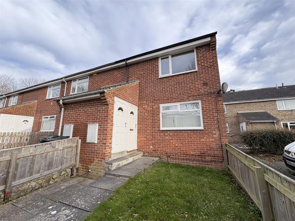 Property photo 1 of 8 Externally