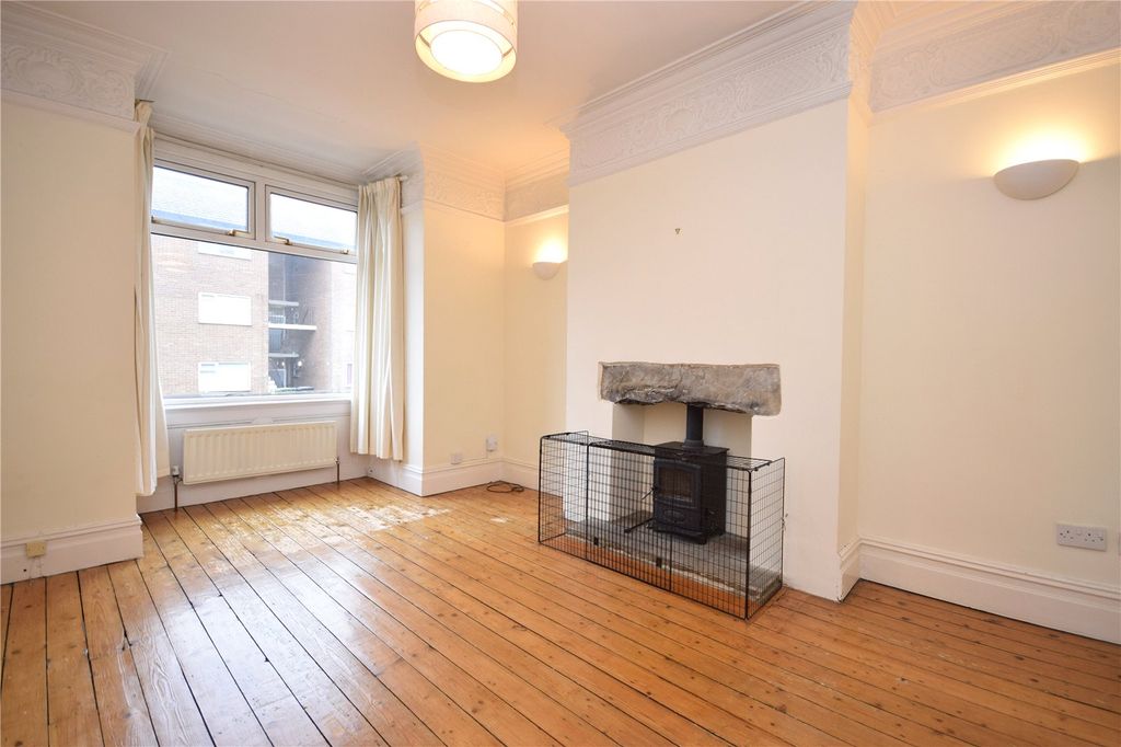 Property photo 2 of 16 Picture No. 01