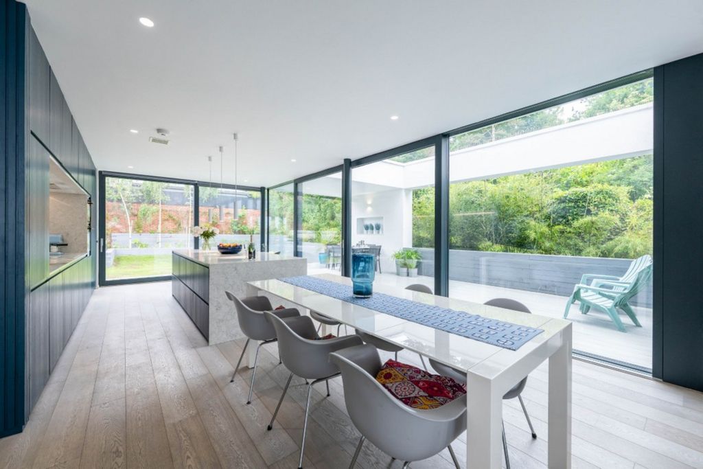 Property photo 3 of 35