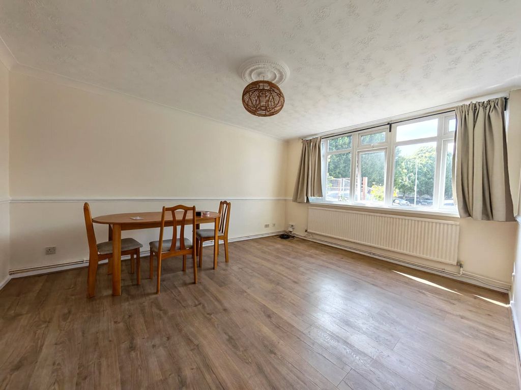 Property photo 1 of 8 Picture No. 08