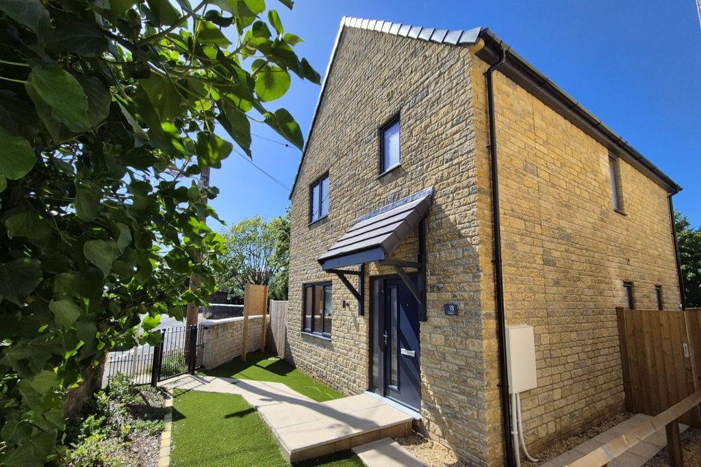 Property photo 1 of 17 Front