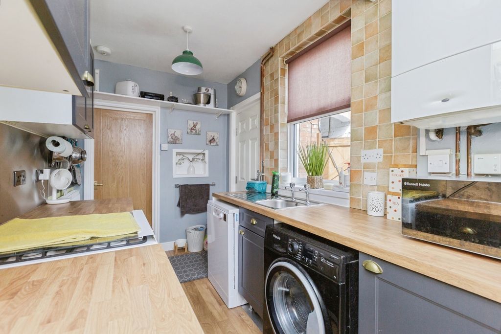 Property photo 2 of 17 Photo