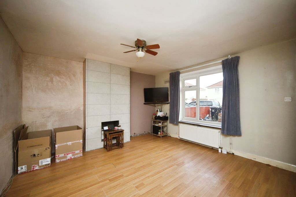 Property photo 3 of 20