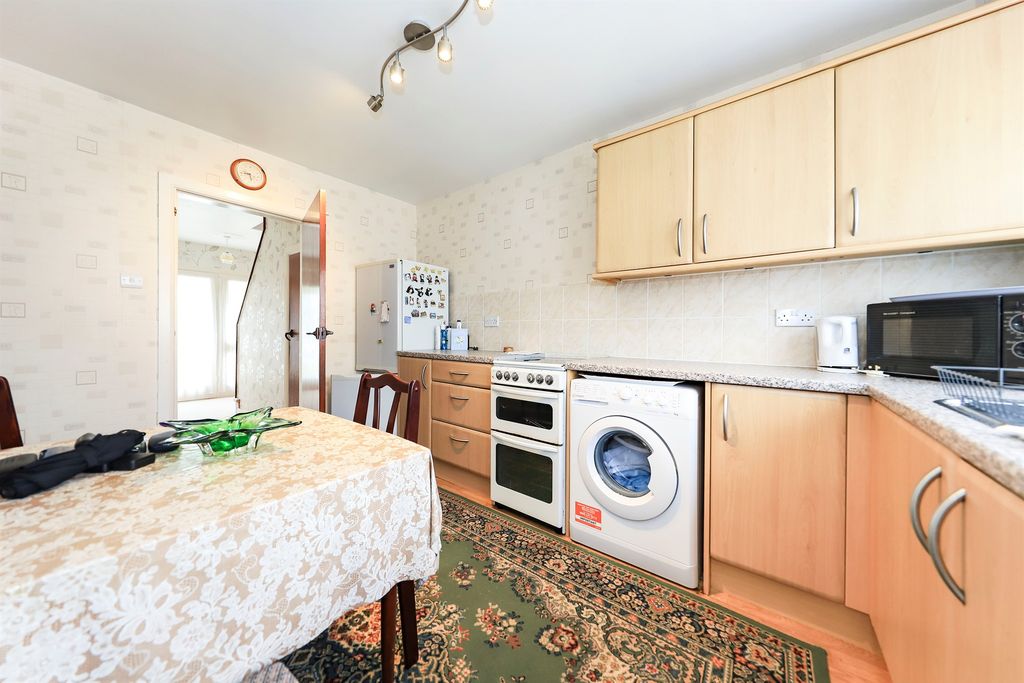 Property photo 3 of 14