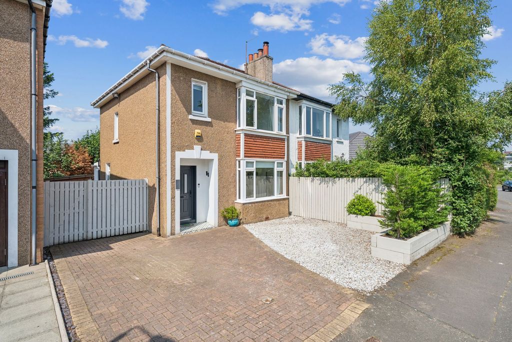Property photo 2 of 29