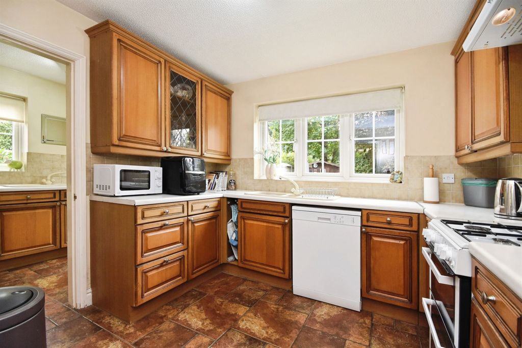 Property photo 2 of 17