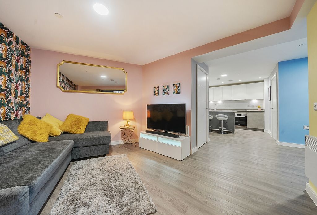 Property photo 1 of 16 1335356-5-68932ce...